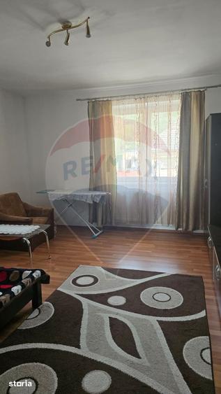Casă cu 5 camere cu Teren 1375 Mp în Dârlos