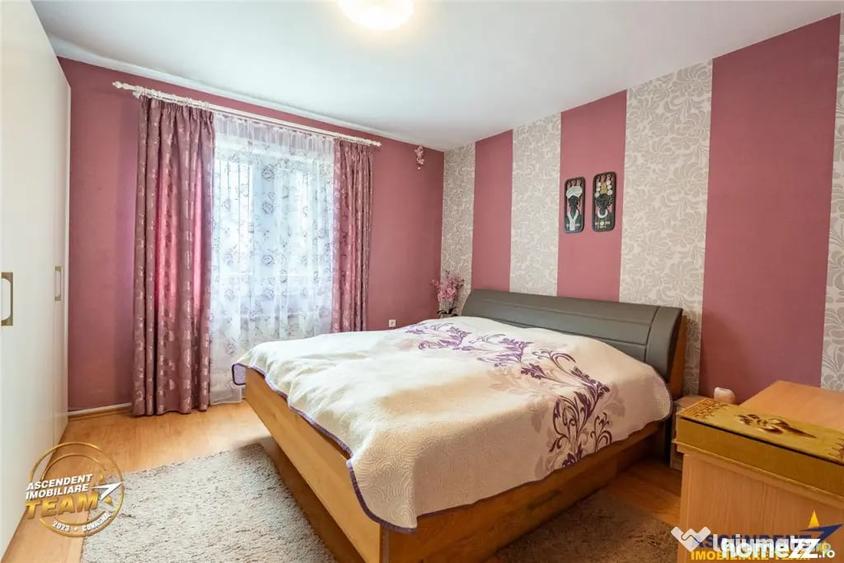 Casă cu 5 camere cu Teren 1336 Mp în Central
