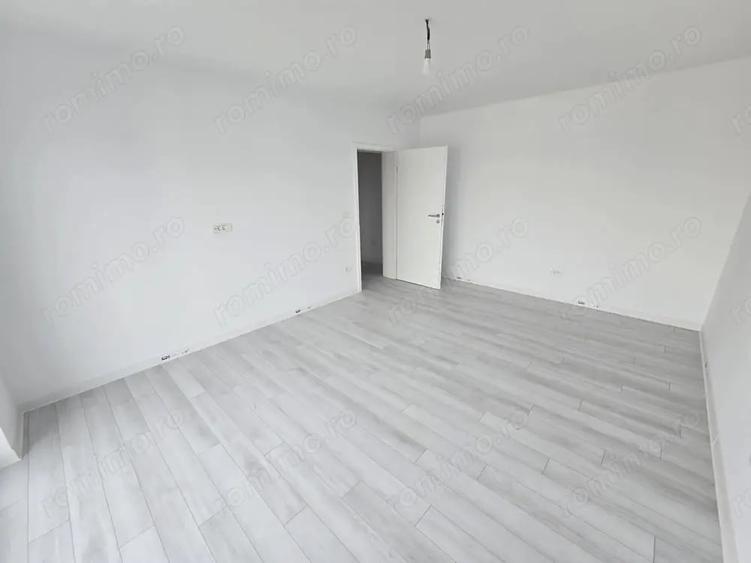 Apartament cu 3 camere decomandat în Giroc