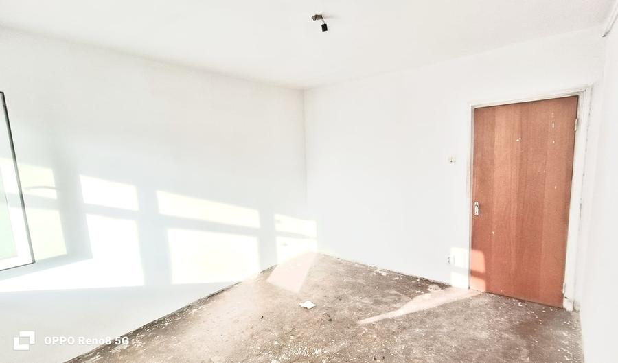 Apartament cu 3 camere decomandat în Titulescu