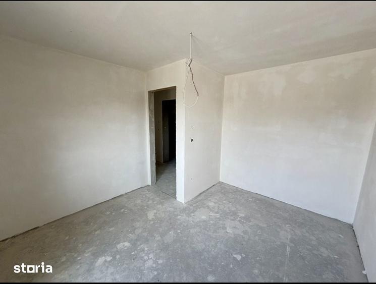 Casă cu 4 camere cu Teren 650 Mp în Bercu Roșu