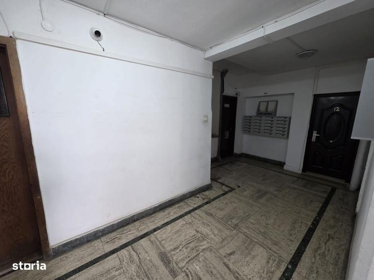 Apartament cu 3 camere semidecomandat în Universitate