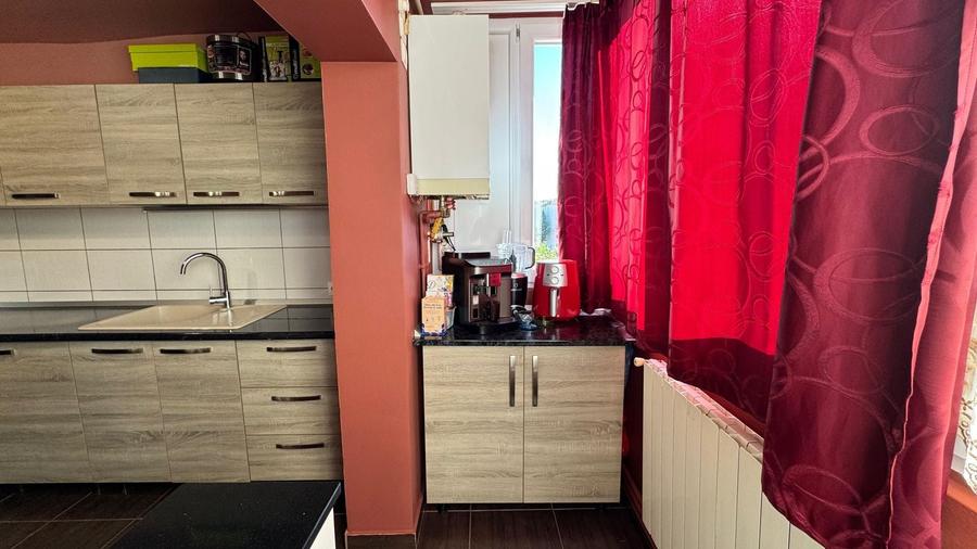 Apartament cu 4 camere, mobilat în Soarelui