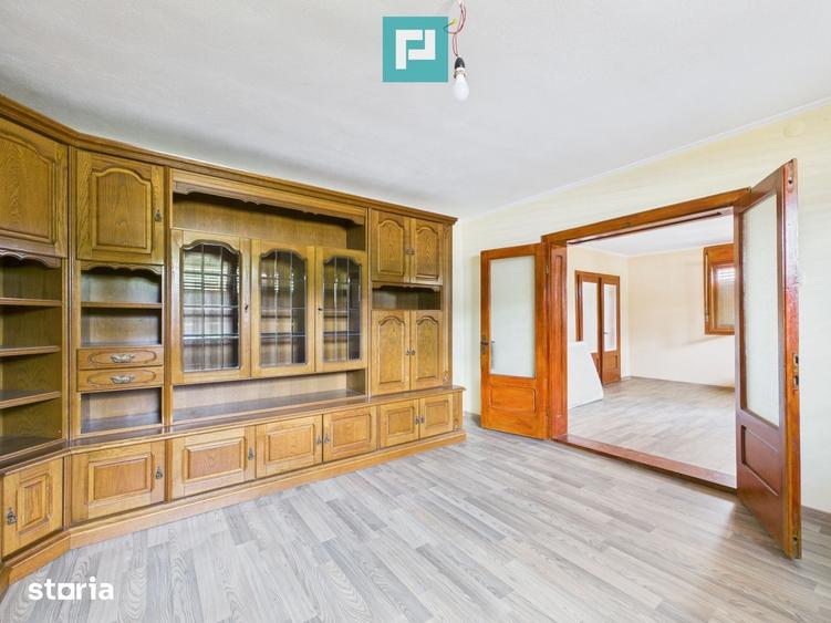 Casă cu 5 camere cu Teren 2880 Mp în Gurahonț