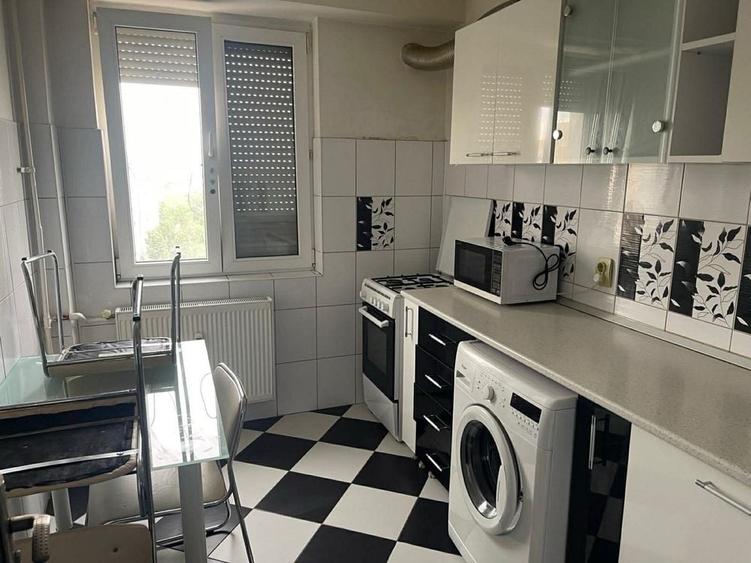 Apartament cu 2 camere decomandat în Exterior Vest