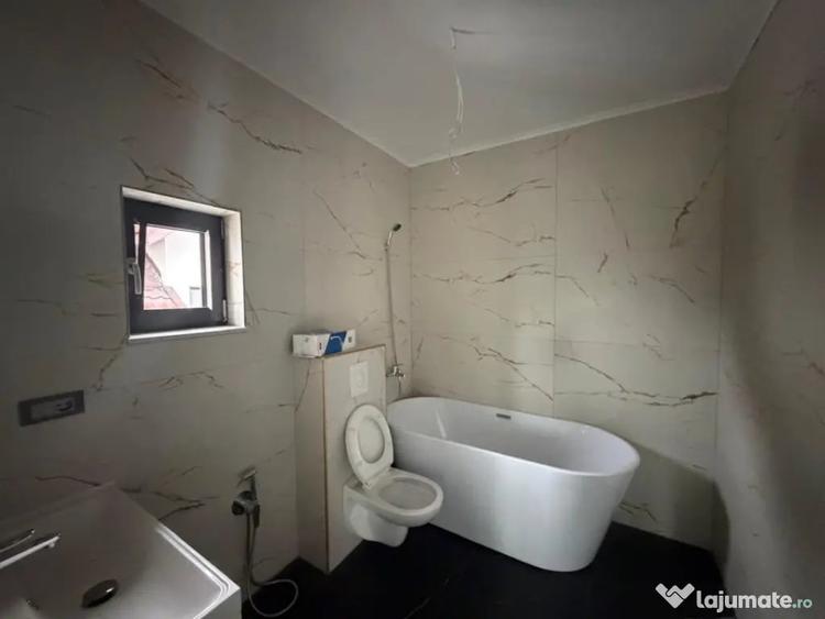 Casă cu 3 camere cu Teren 370 Mp în Central