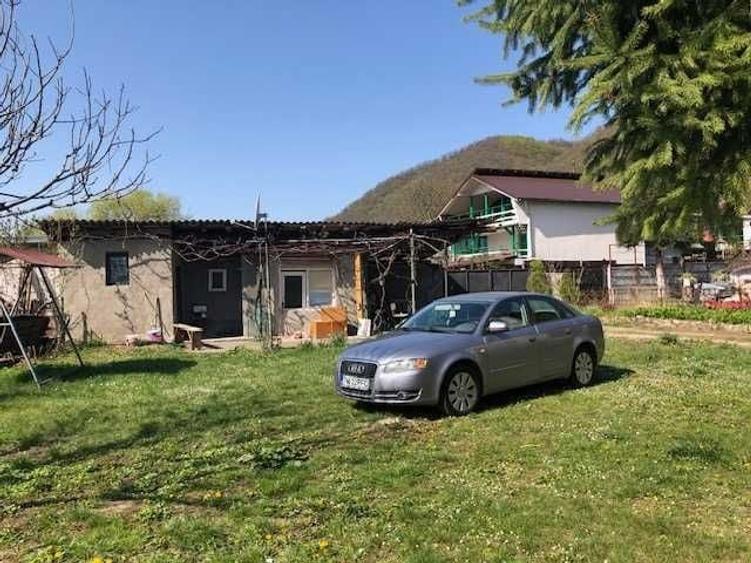 Casă cu 4 camere în Eșelnița