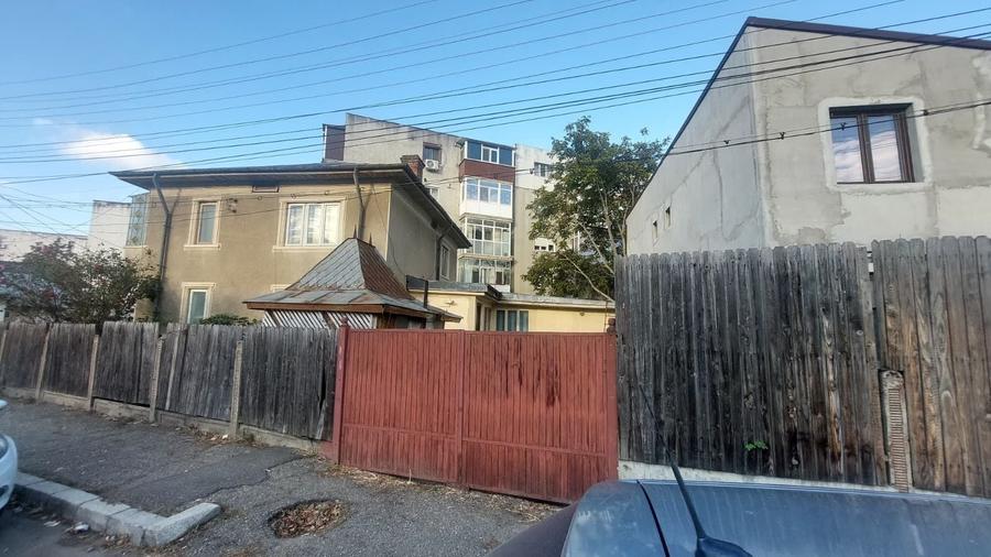 Casă cu 4 camere în Dorobanți