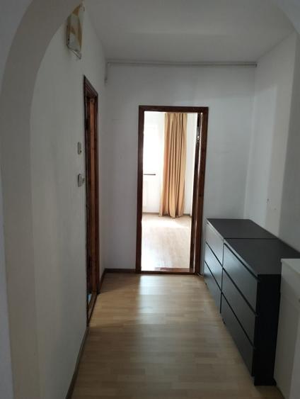 Apartament cu 3 camere decomandat în Micro 11