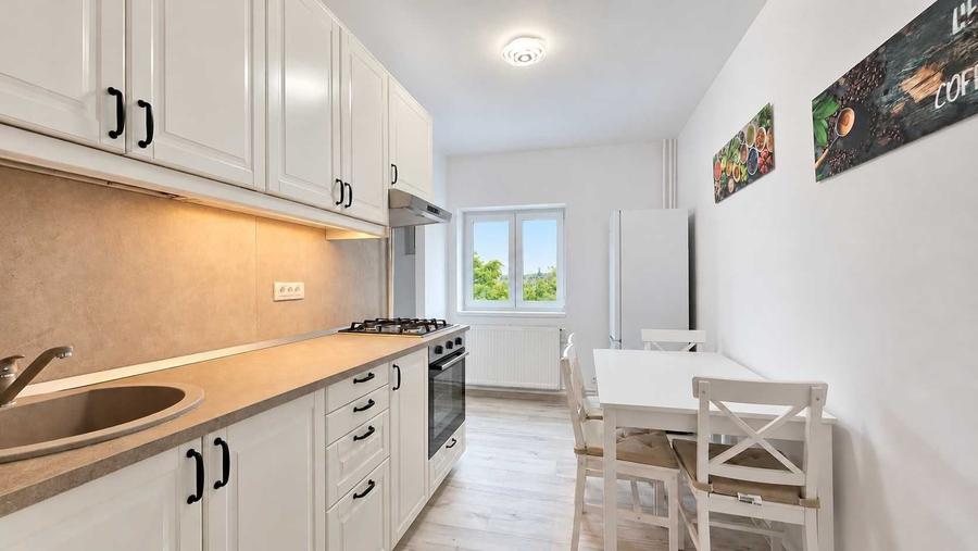 Apartament cu 2 camere decomandat în Drumul Sării