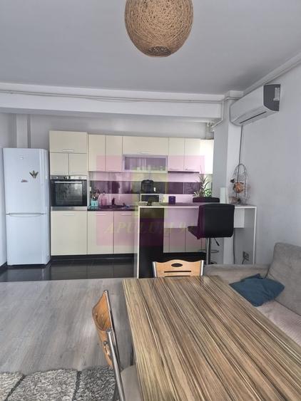 Apartament cu 3 camere decomandat în Tineretului