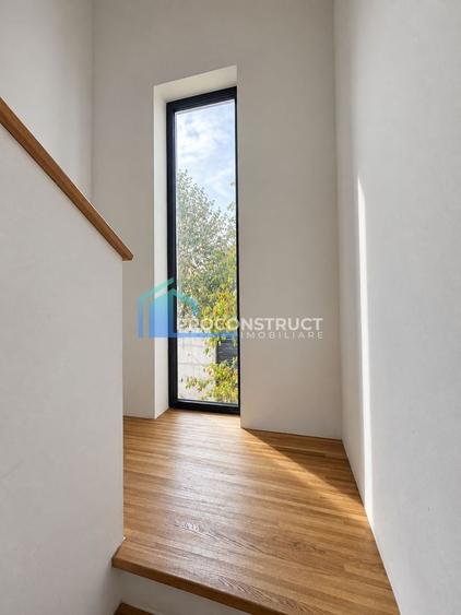 Duplex cu 4 camere cu Canalizare în Moșnița Veche