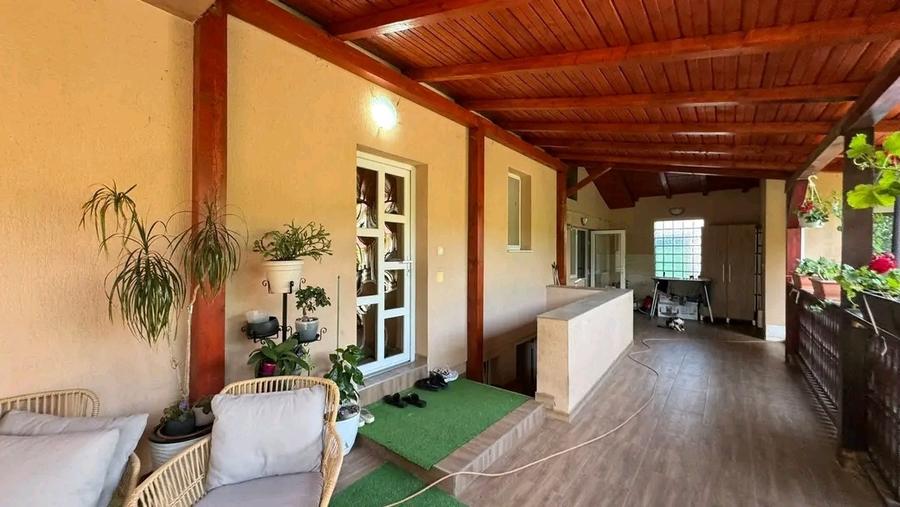 Casă individuală cu 5 camere cu Canalizare în Oncea