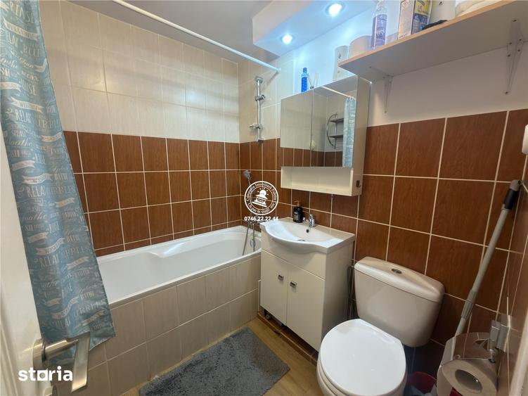 Apartament cu 3 camere decomandat în Dacia