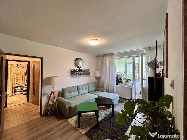 Apartament cu 2 camere semidecomandat în Cina