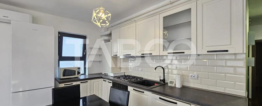 Apartament cu 3 camere semidecomandat, mobilat în Florești