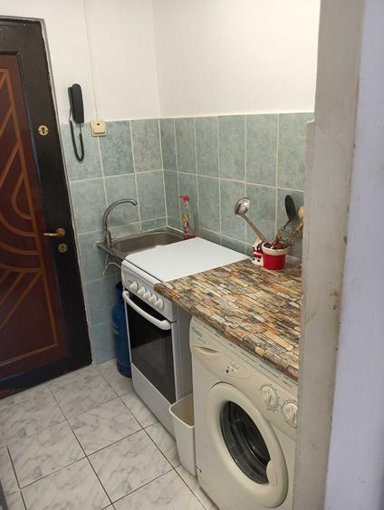 Vand garsoniera etaj 4 /4 str Dobrestilor. - 1