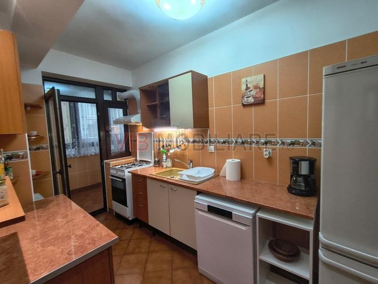 Apartament cu 3 camere semidecomandat, mobilat în Dorobanți
