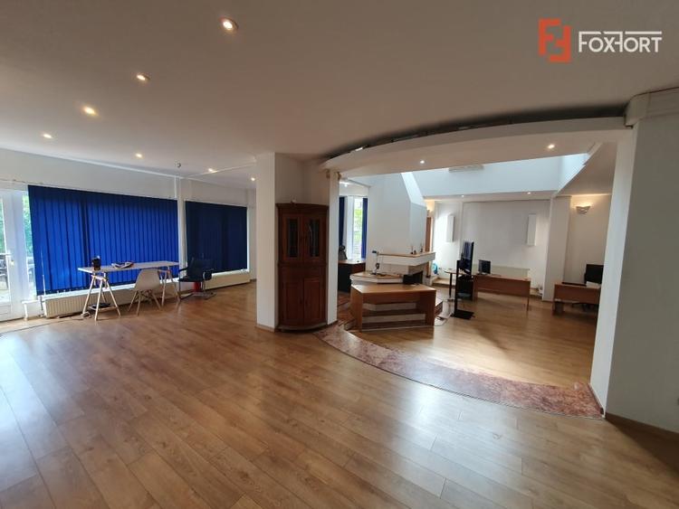 Casă individuală cu 9 camere cu Piscina în Braytim