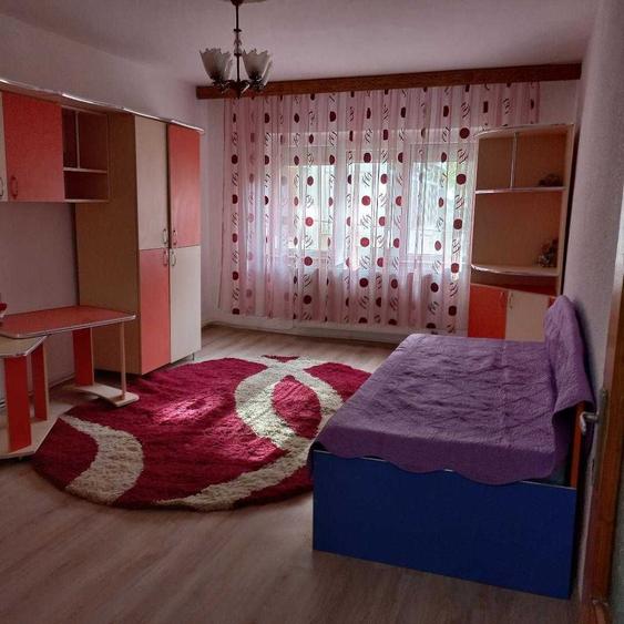 inchiriez apartament 2 camere, et 1, mobilat, utilat, langa Scoala nr. 9 Roman - 4