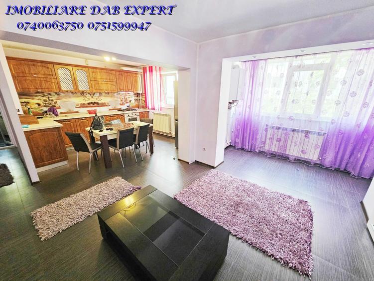 Apartament cu 3 camere decomandat în Micro 21