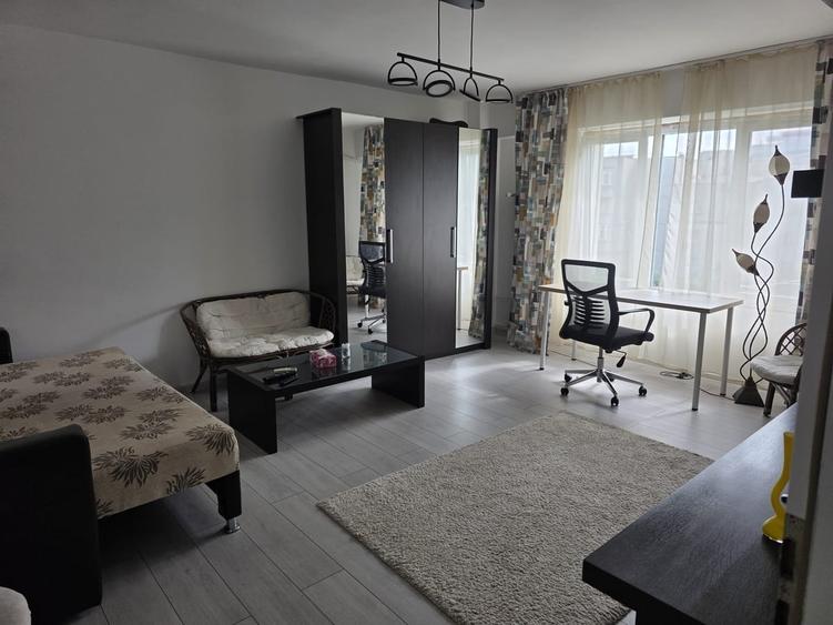 Garsonieră decomandată în Muncii