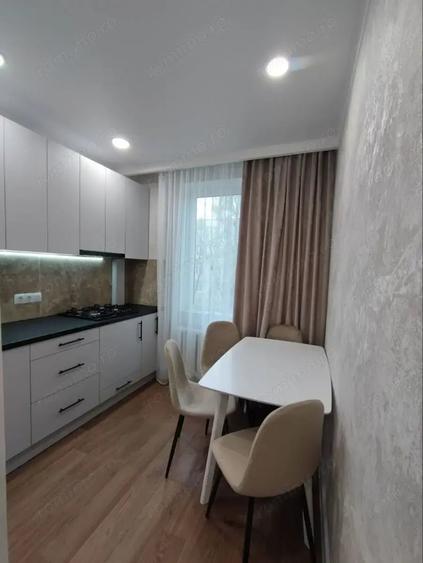 Apartament cu 2 camere decomandat în Pajura