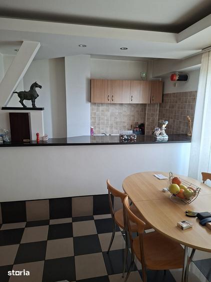 Apartament cu 3 camere în Centrul Civic