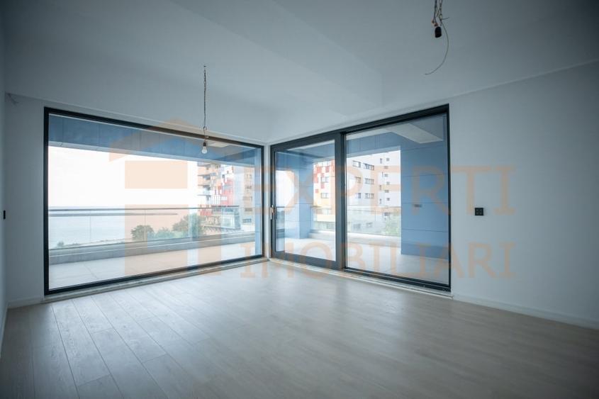 Apartament cu 3 camere decomandat în Faleza Nord