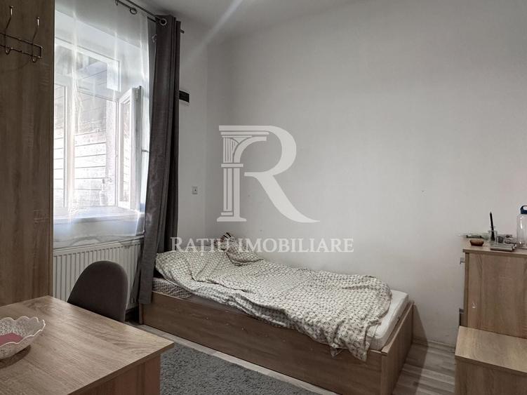 Casă individuală cu 3 camere cu Canalizare în Central