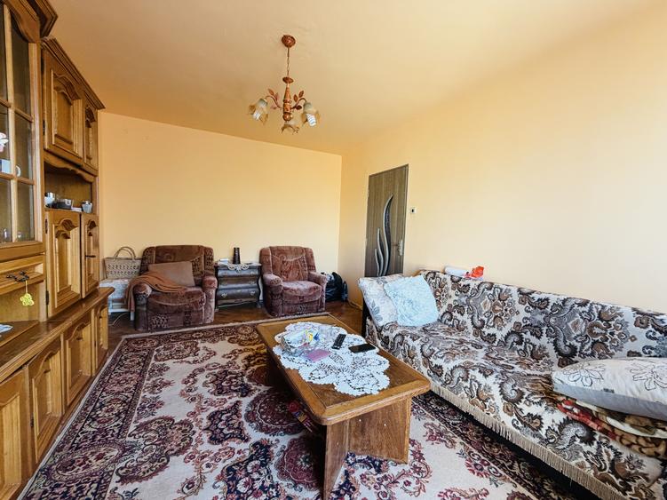 Apartament cu 2 camere semidecomandat, mobilat în Bălcescu