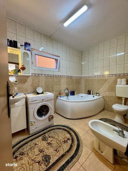 Casă cu 4 camere în Corunca