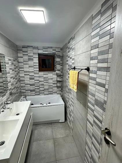 Apartament cu 4 camere în Central