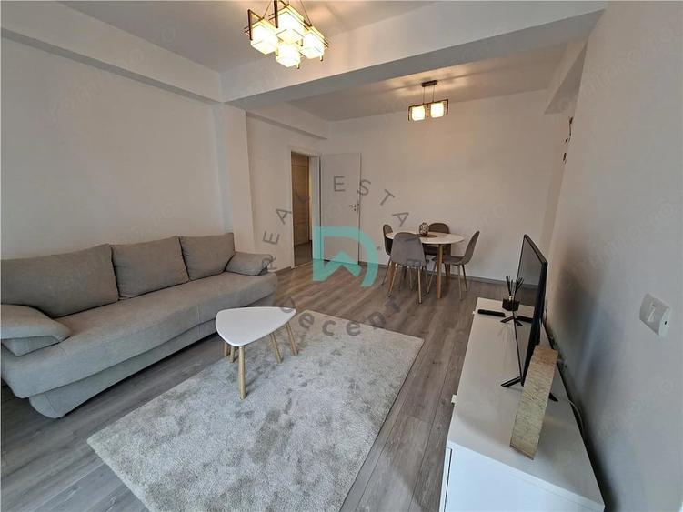Apartament cu 2 camere decomandat în Tractorul