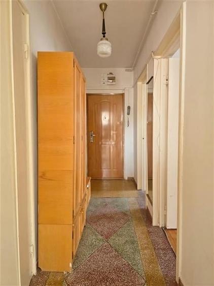 Apartament cu 3 camere circular, mobilat în Astra