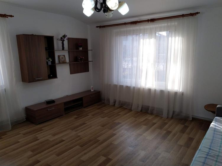 Apartament cu 2 camere decomandat în Curtești