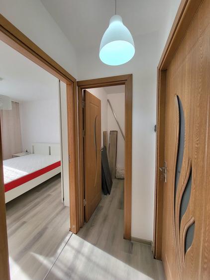 Apartament cu 3 camere decomandat în Sud