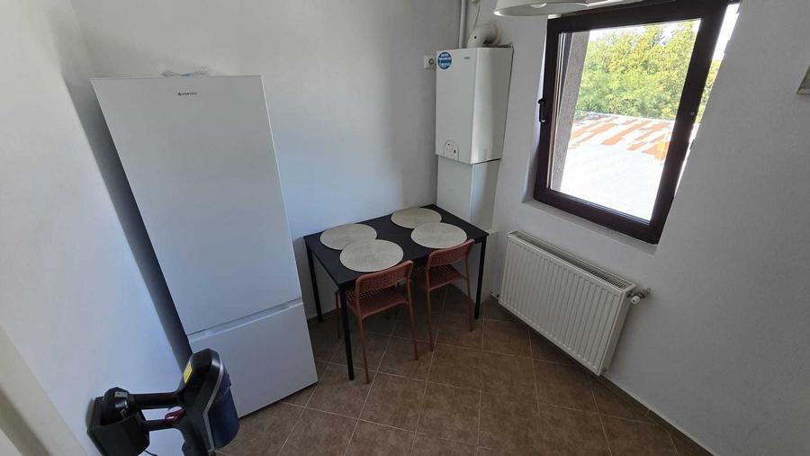 Apartament cu 2 camere decomandat în Odăile