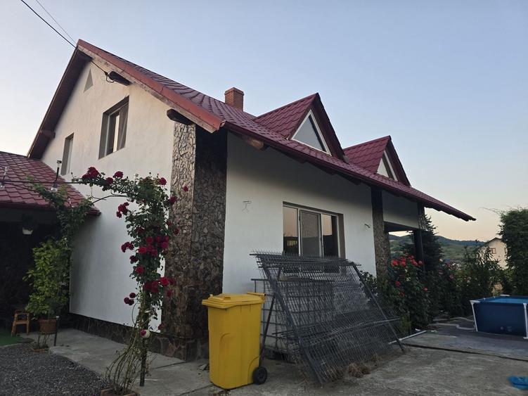 Casă cu 4 camere în Ideciu de Jos