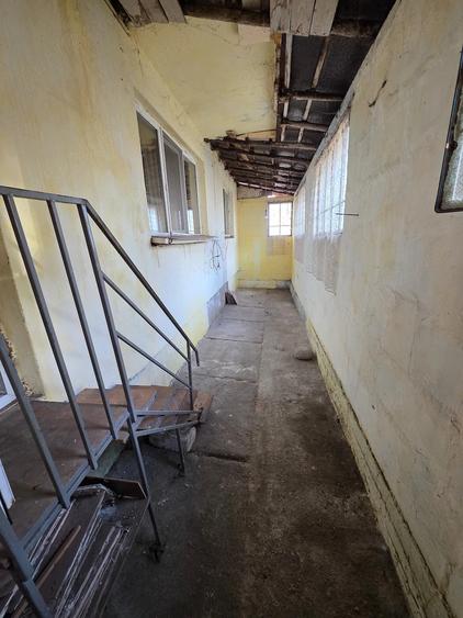 Apartament cu 2 camere semidecomandat în Craiovița Nouă