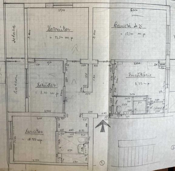 Apartament cu 4 camere semidecomandat în Central