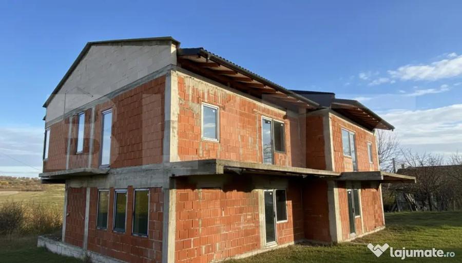 Casă cu 5 camere cu Teren 250 Mp în Dealuri Oradea