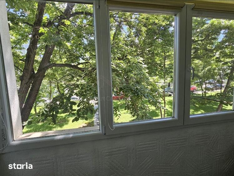 Apartament cu 3 camere semidecomandat în Central