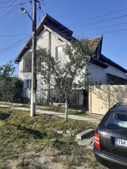 Casă cu Teren 2000 Mp în Central