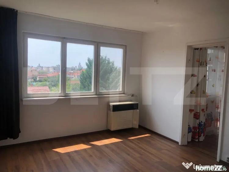 Apartament cu 2 camere nedecomandat în 14 Mai