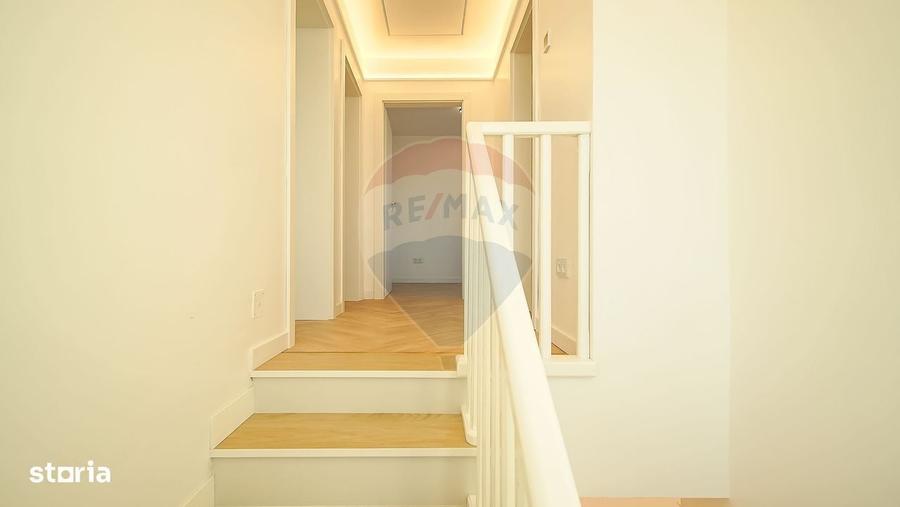 Casă cu 4 camere în Hărmanului