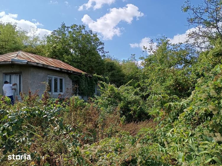 Casă cu 2 camere cu Teren 2474 Mp în Merei