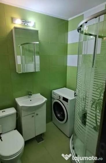 Apartament cu 2 camere decomandat în Podul de Fier