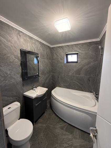 Casă cu 3 camere în Bălești