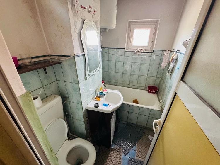 Apartament cu 3 camere decomandat în Crihala